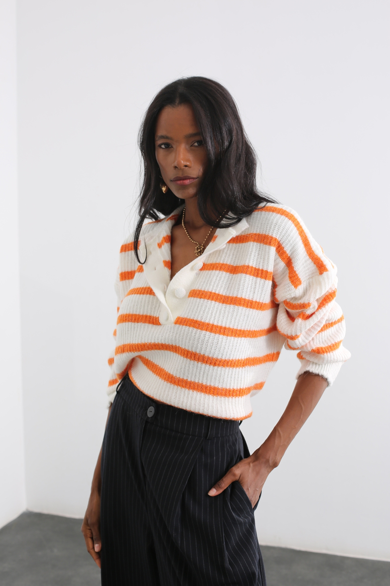 Ekru-Turuncu Düğme Detaylı Çizgili Kazak T93421