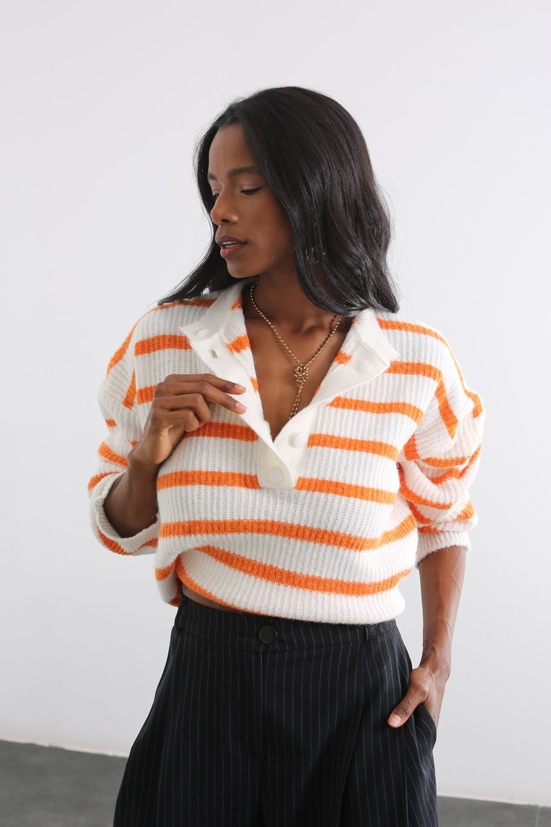 Ekru-Turuncu Düğme Detaylı Çizgili Kazak T93421
