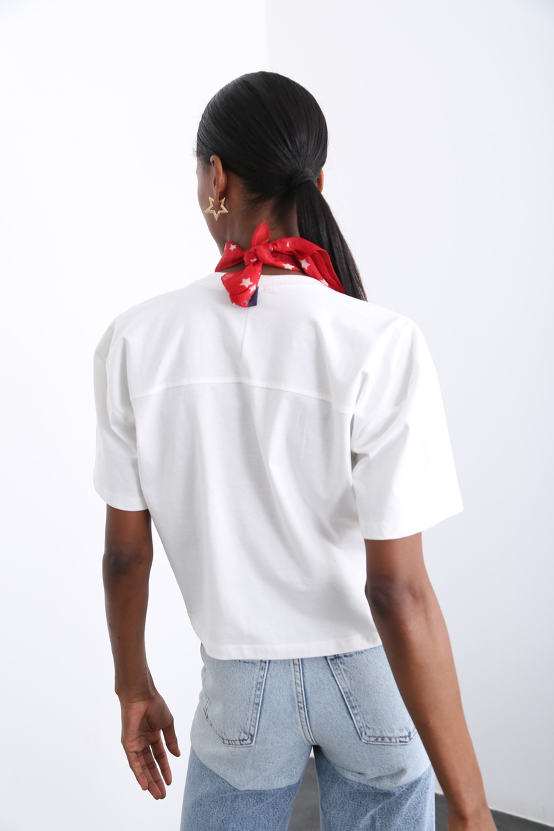 Ekru V Yaka Crop Tshirt 3624
