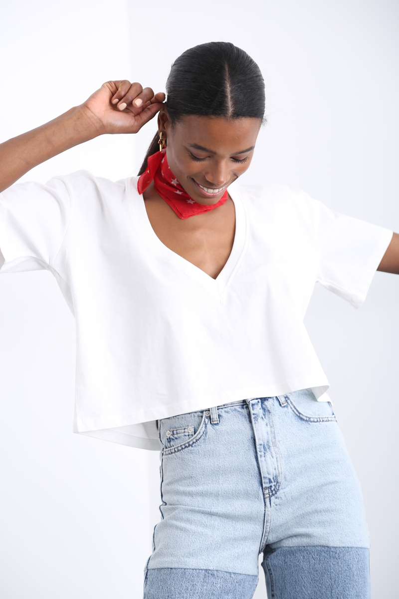 Ekru V Yaka Crop Tshirt 3624