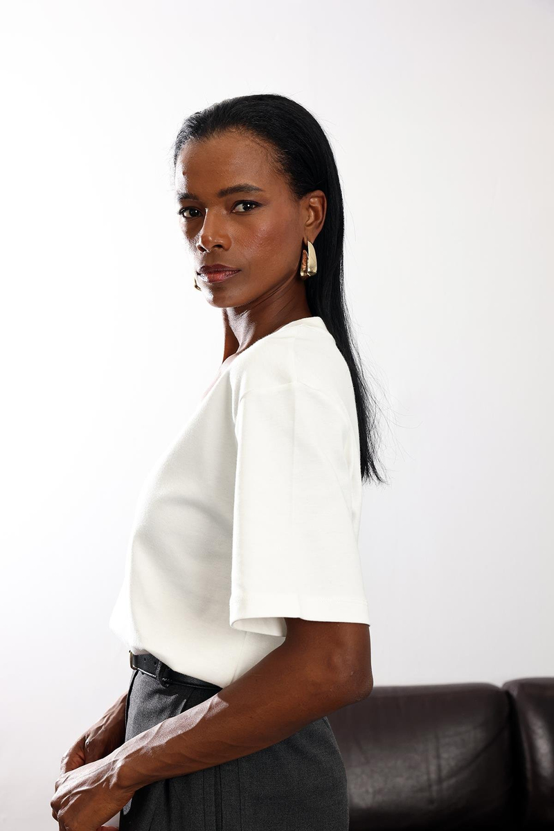 Ekru V Yaka Kısa Kollu Tişört 4021