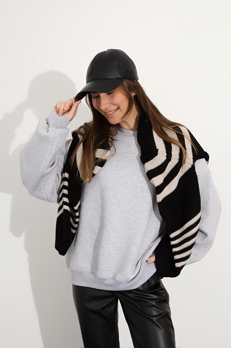 Gri Bisiklet Yaka Basic Sweatshirt 3408-23