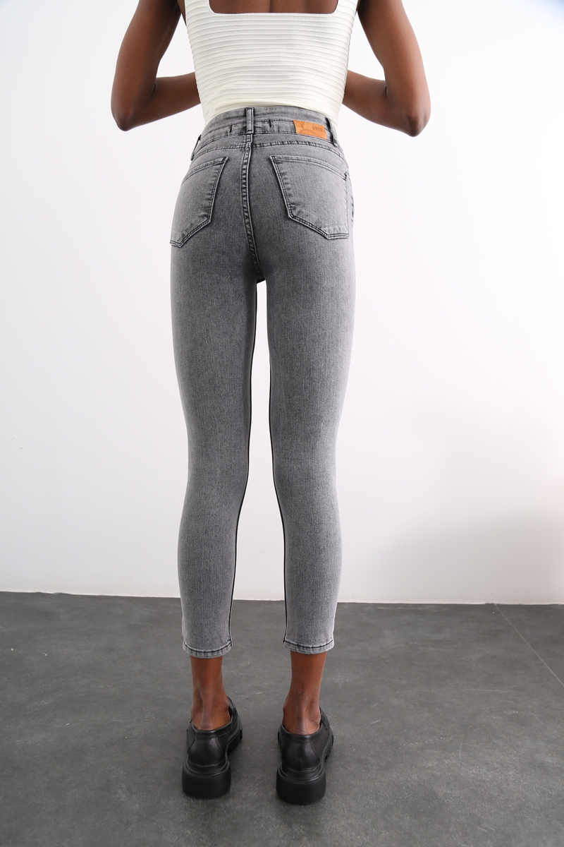 Gri Çift Düğmeli Skinny Jean D-490