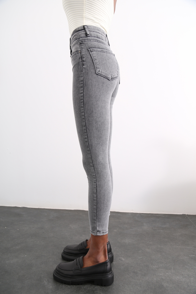 Gri Çift Düğmeli Skinny Jean D-490