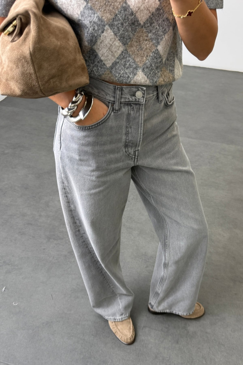 Gri Facade Straight Leg Jean 