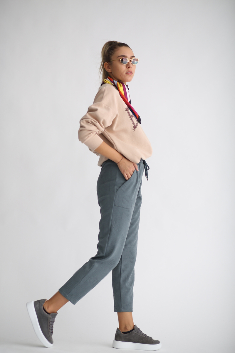 Gri Kabartmalı Basic Pantolon 0107