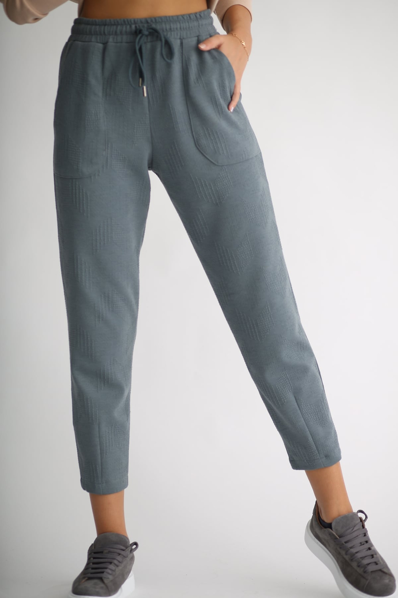 Gri Kabartmalı Basic Pantolon 0107