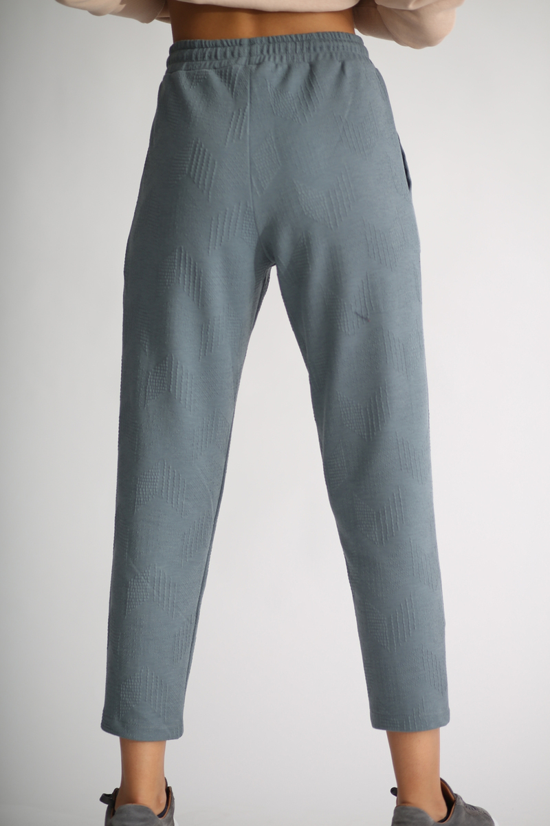 Gri Kabartmalı Basic Pantolon 0107