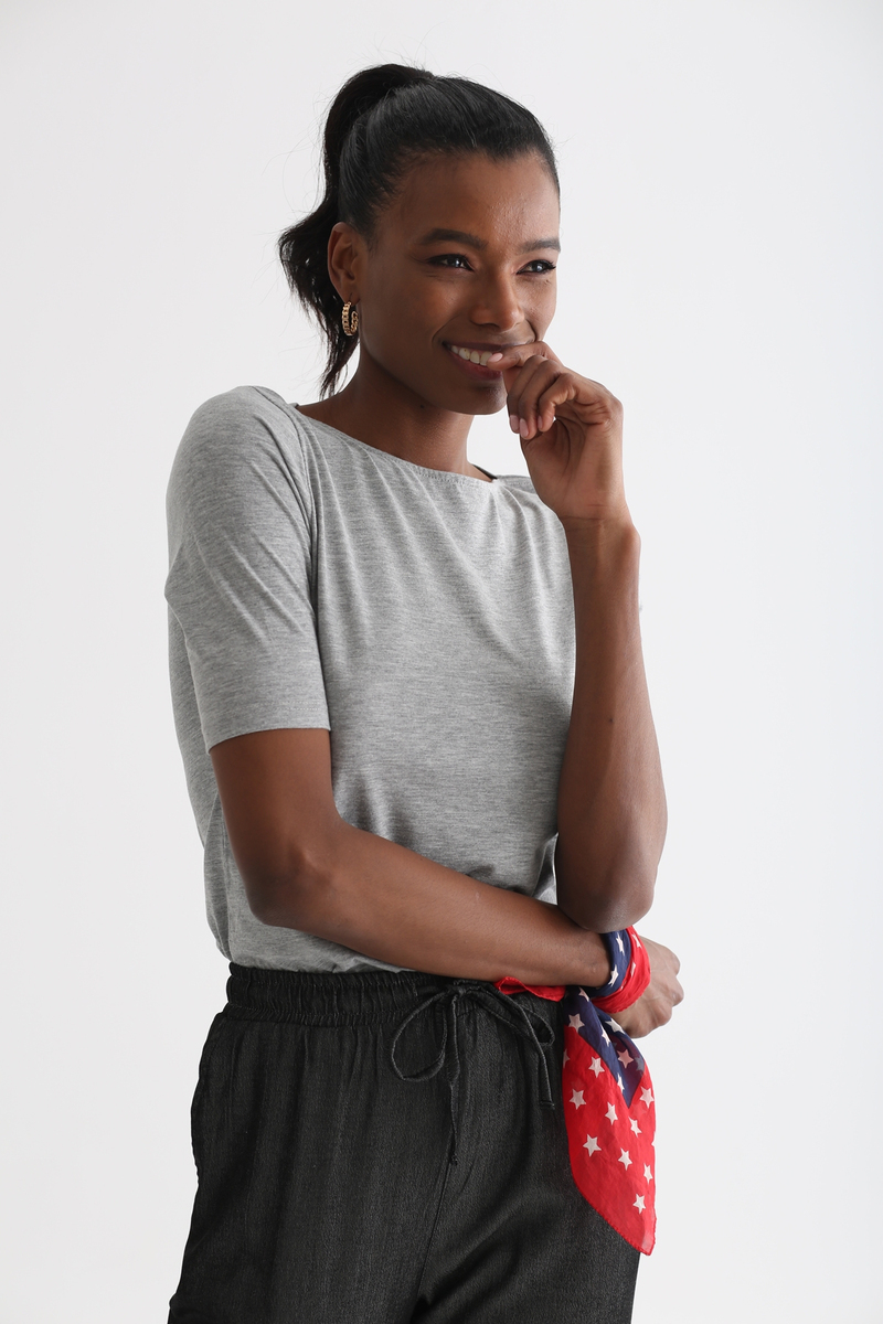 Gri Kayık Yaka Basic Tshirt 