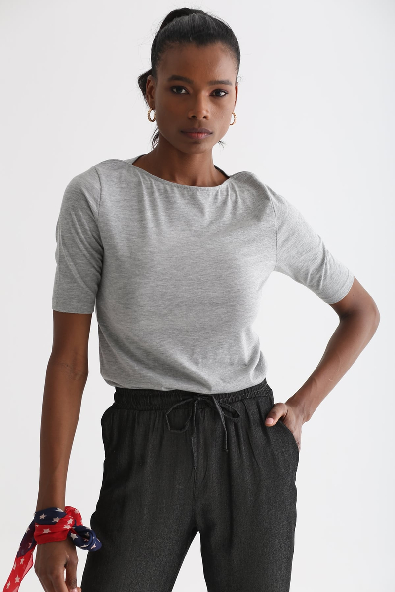 Gri Kayık Yaka Basic Tshirt 