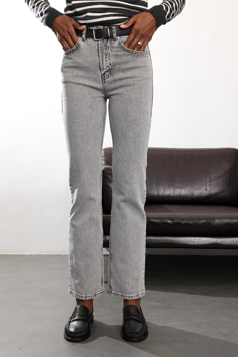 Gri Straight Fit Jean 