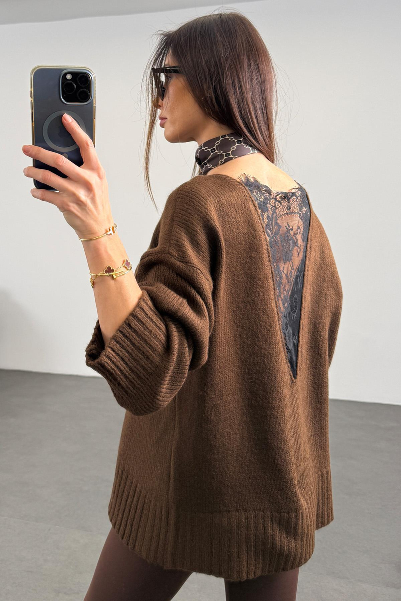 Kahverengi Arkası Dantel Detaylı Kazak 0148