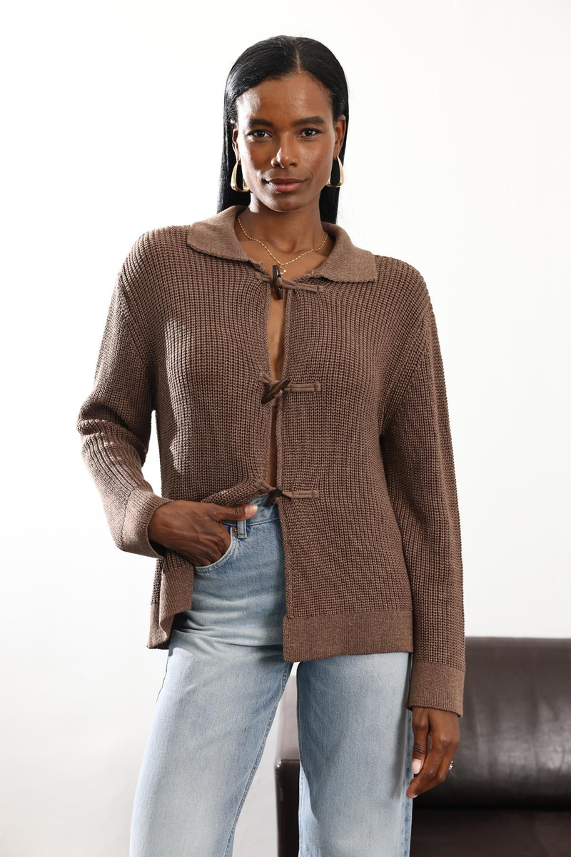 kahverengi-boynuz-dugmeli-