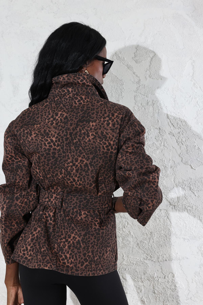 Kahverengi Kuşaklı Leopar Desen Ceket 