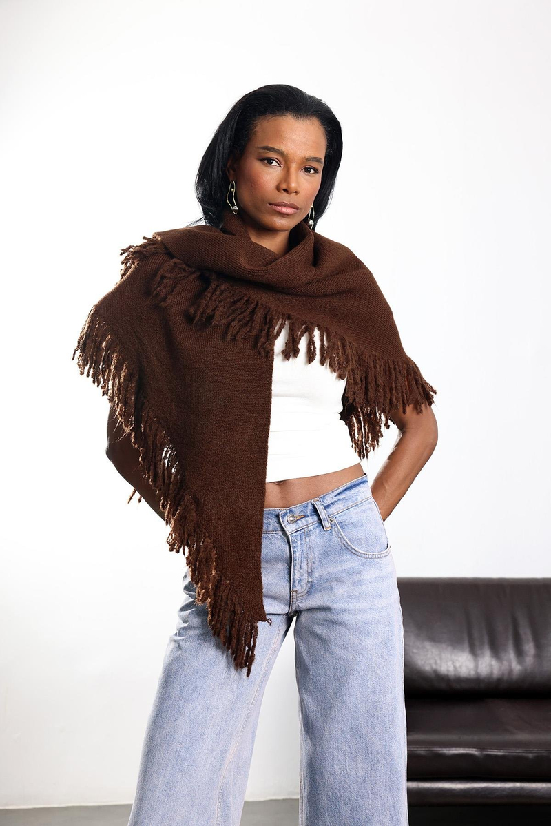 Kahverengi Püsküllü Üçgen Atkı 16004