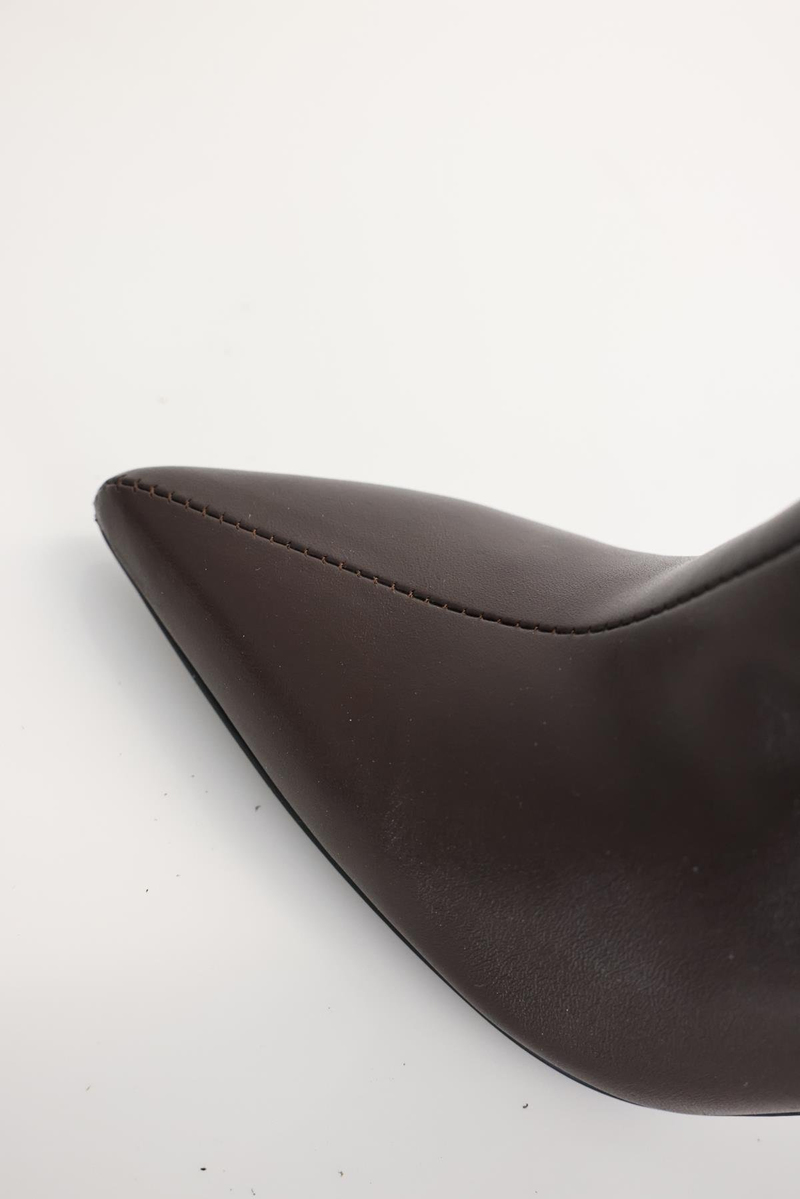 Kahverengi Sivri Burun Topuklu Çizme 24403