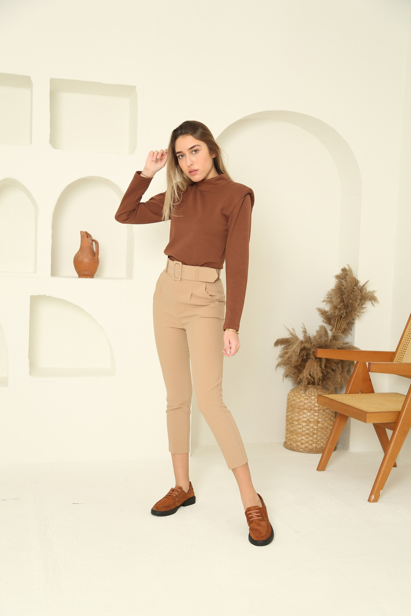 Kahverengi Vatkalı Dik Yakalı Bluz 0520