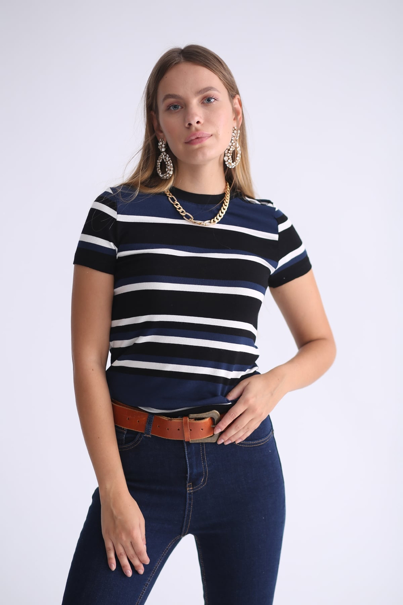 Lacivert Omzu  Düğme Detaylı Tshirt 