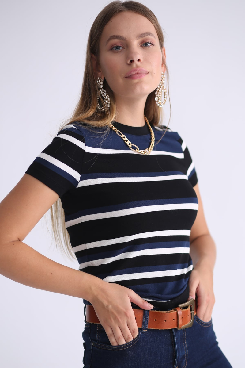 Lacivert Omzu  Düğme Detaylı Tshirt 