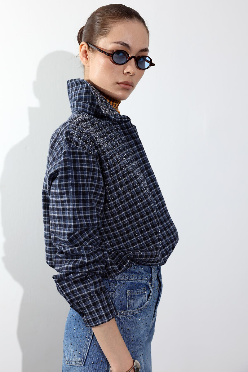 Lacivert Taş İşlemeli Kareli Gömlek 2688