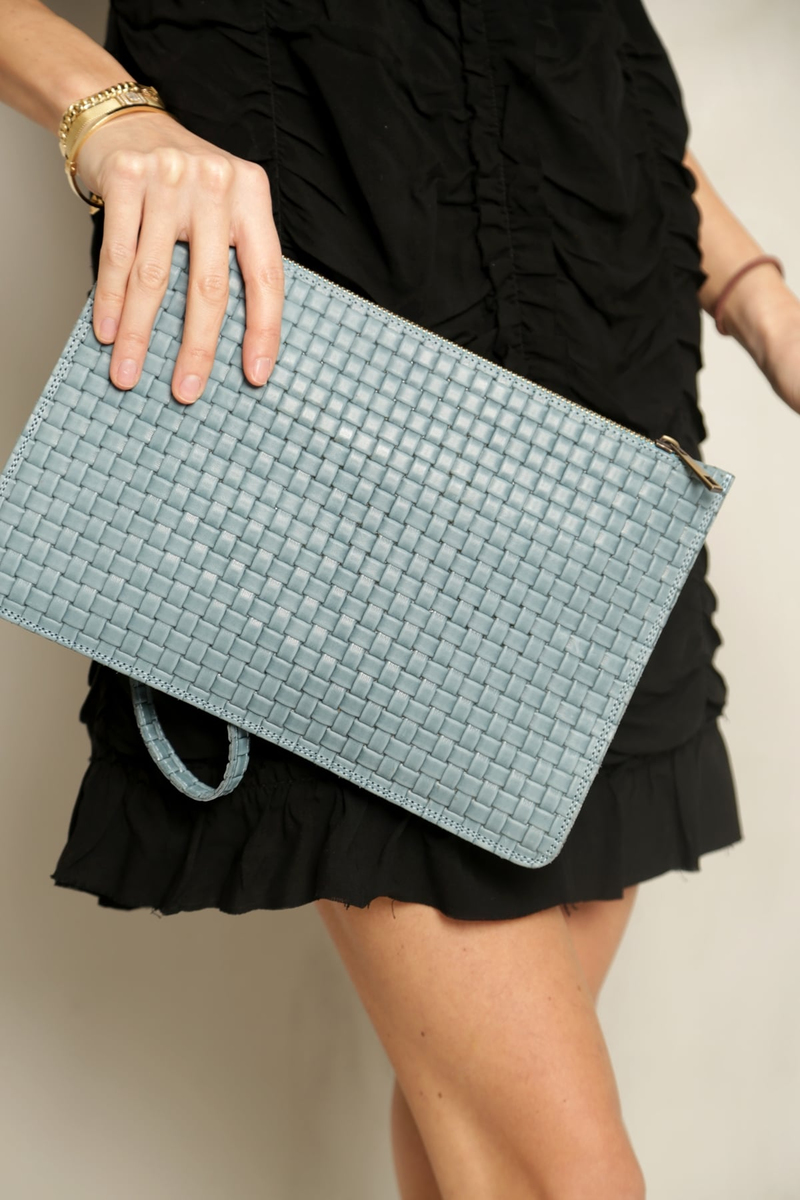 Mavi Askılı Deri Clutch 