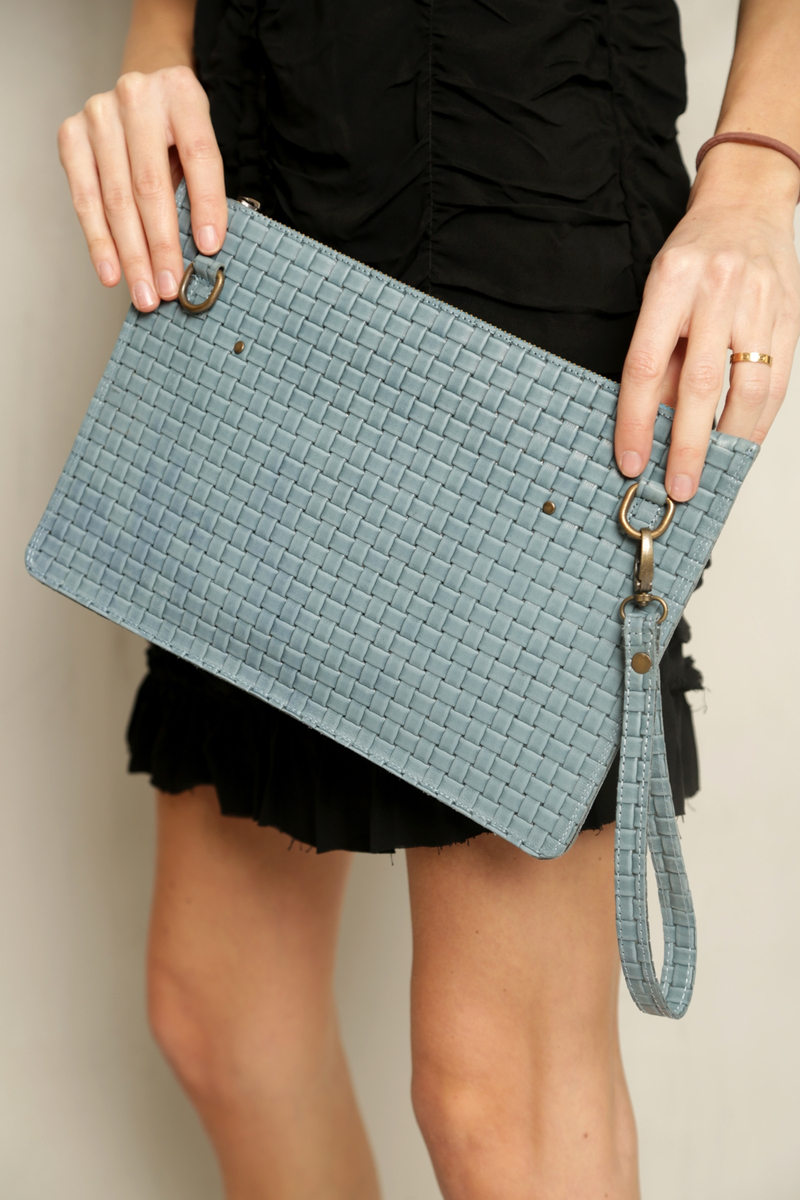Mavi Askılı Deri Clutch 