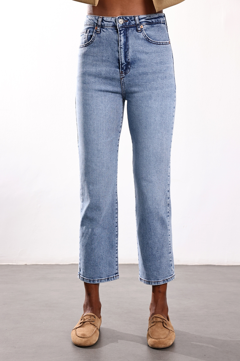 Mavi Düz Kesim Jean 541