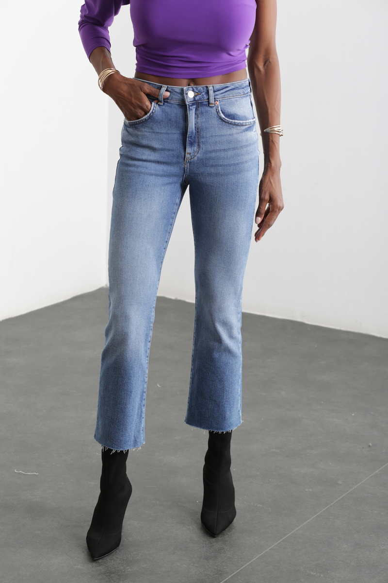 Mavi Kesik Paça Slim Fit Jean 28