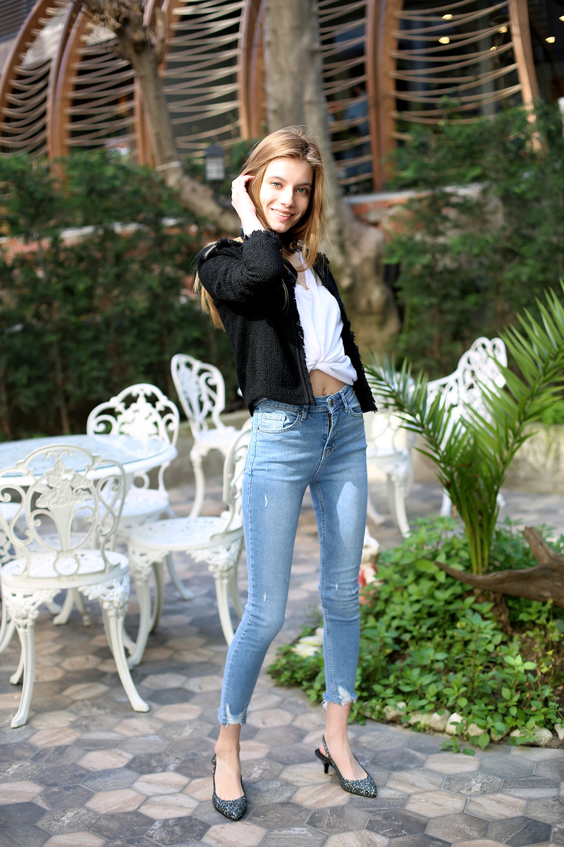 Mavi Paça Detaylı Slimfit Jean