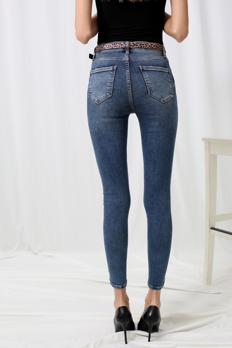 Mavi Paça Detaylı Tint Yıkamalı Jean