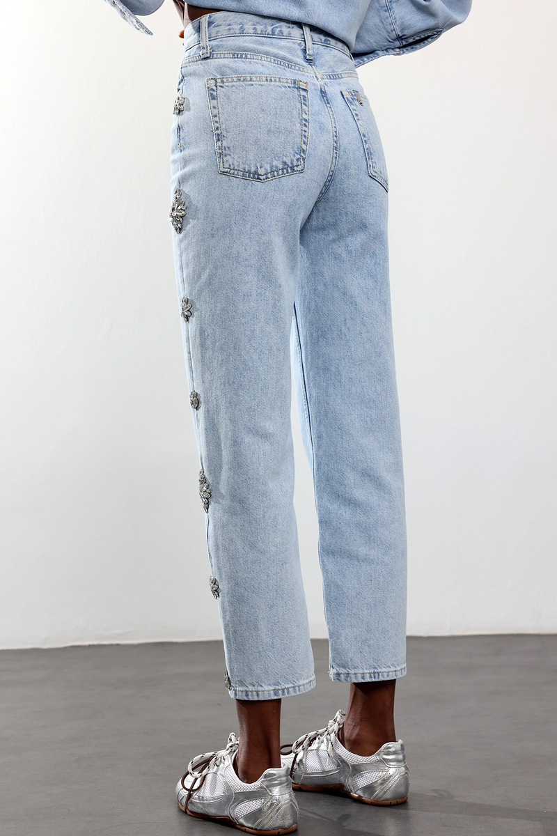 Mavi Taş İşlemeli Düz Kesim Jean 