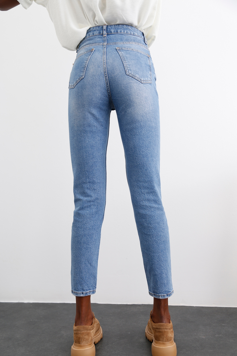 Mavi Yüksek Bel Likralı Mom Fit Jean 