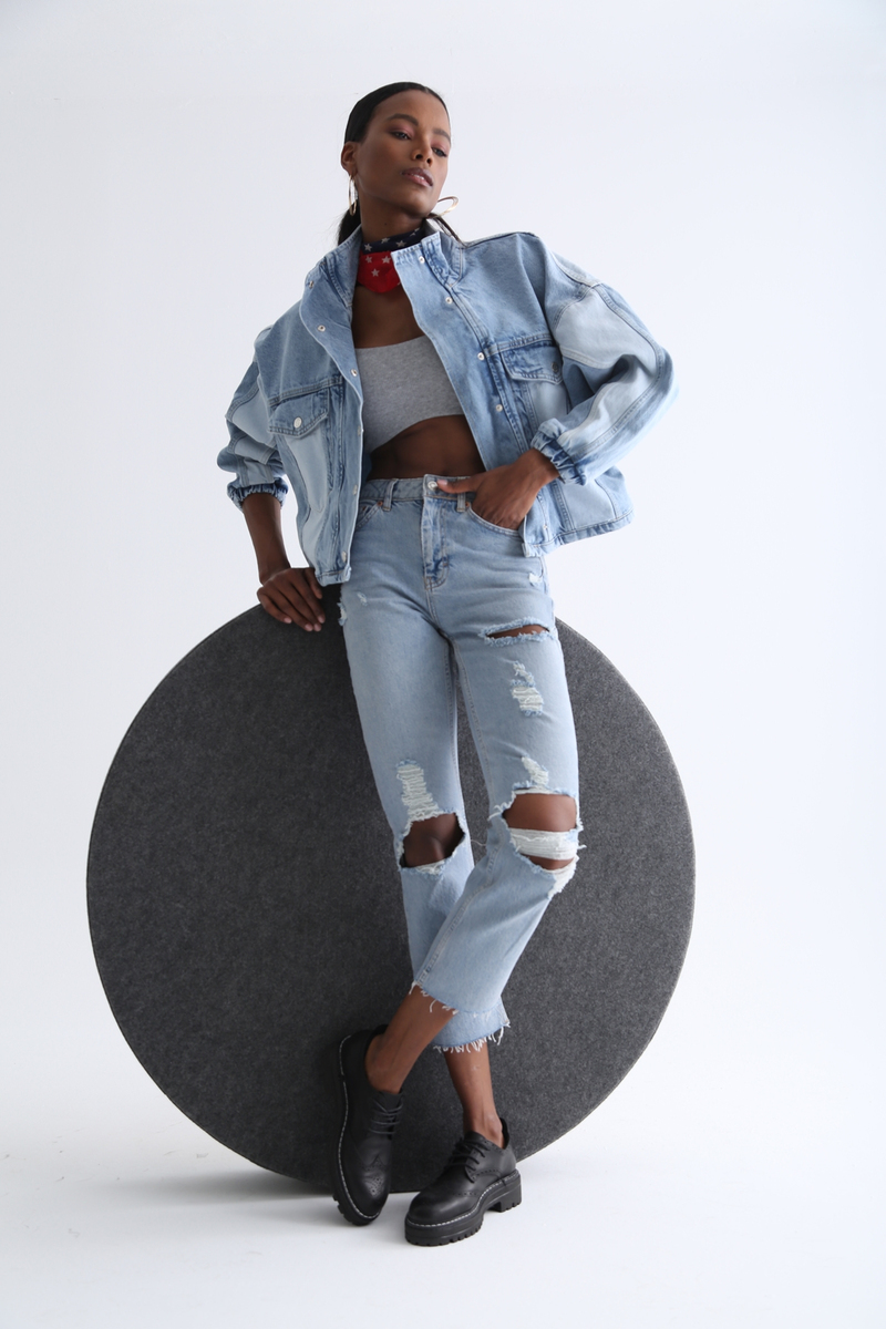 Mavi Yüksek Bel Yırtıklı Boyfit Jean 110237