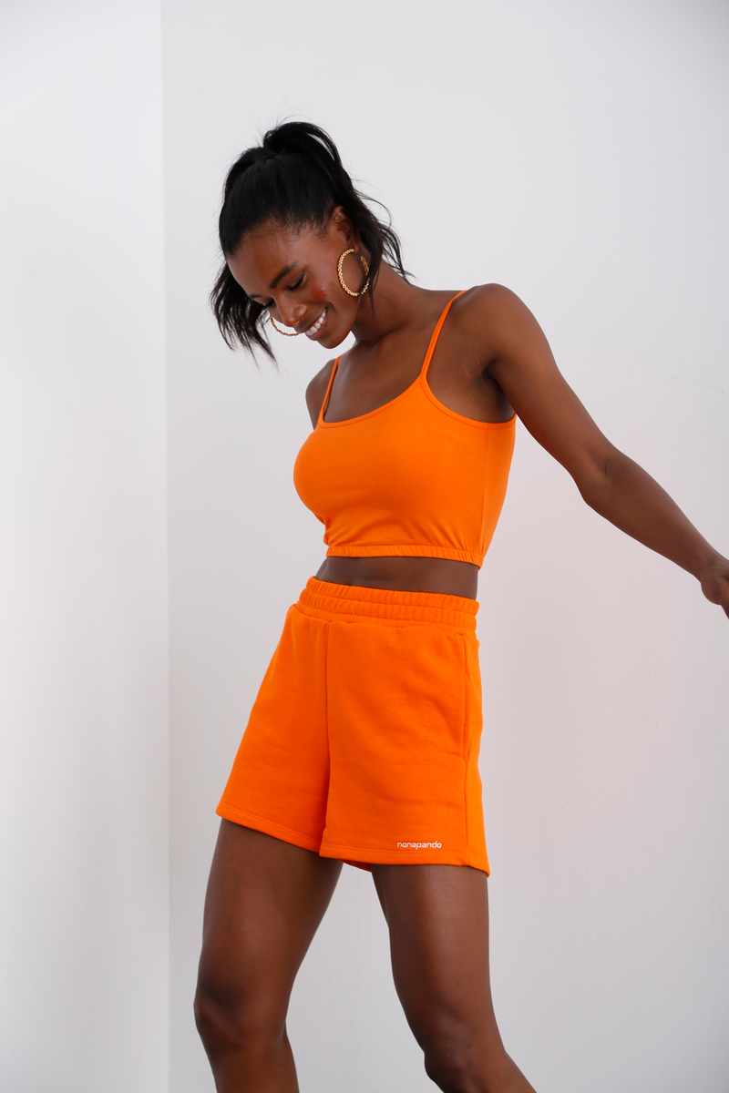 Oranj Beli Lastikli Crop 