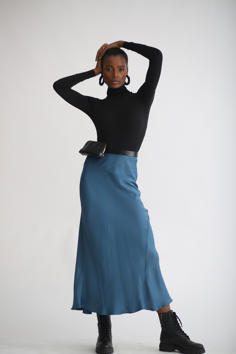 Petrol Mavisi Parçalı Uzun Saten Etek 0037