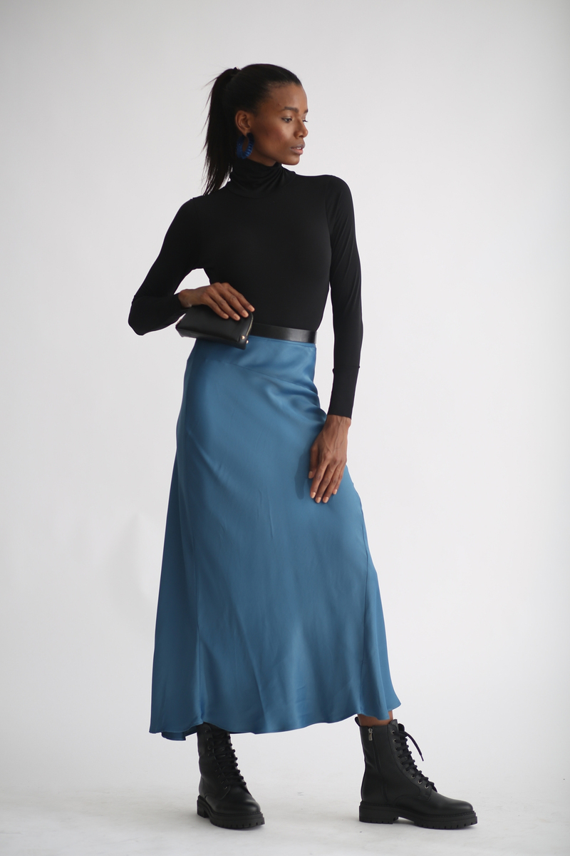 Petrol Mavisi Parçalı Uzun Saten Etek 0037