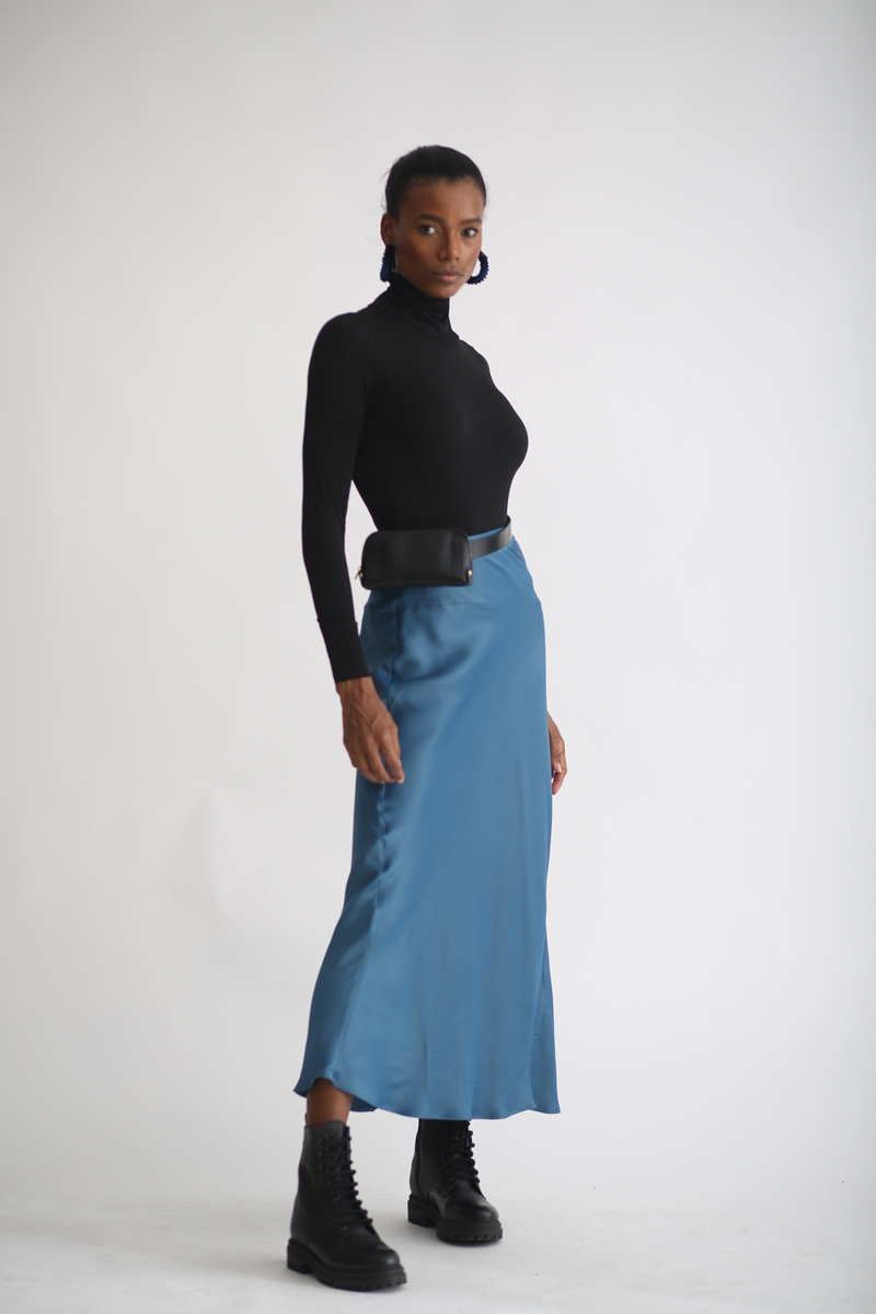 Petrol Mavisi Parçalı Uzun Saten Etek 0037