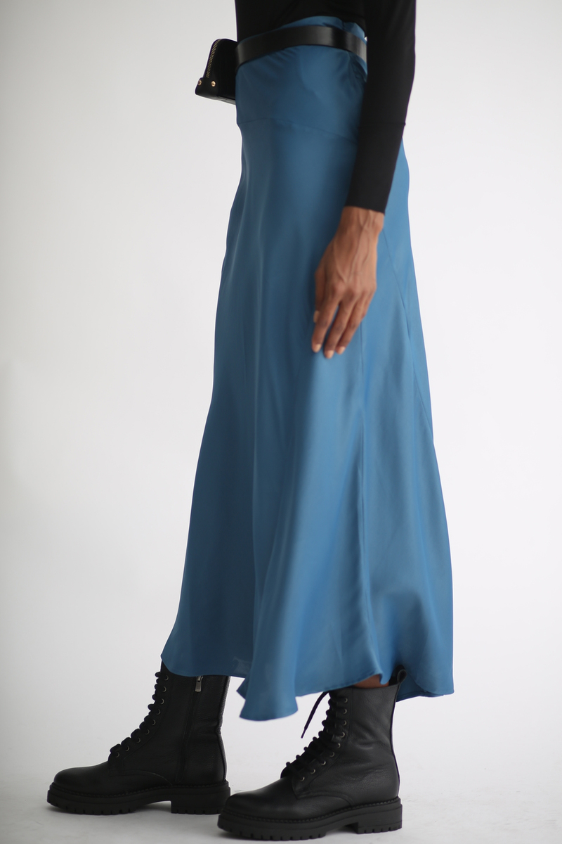 Petrol Mavisi Parçalı Uzun Saten Etek 0037