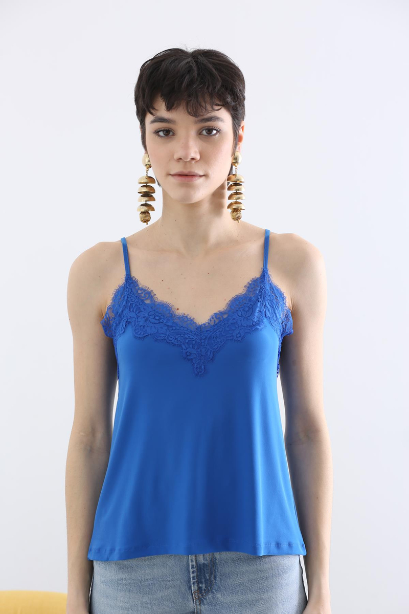 Saks Ayarlanabilir Askılı Dantelli Bluz 