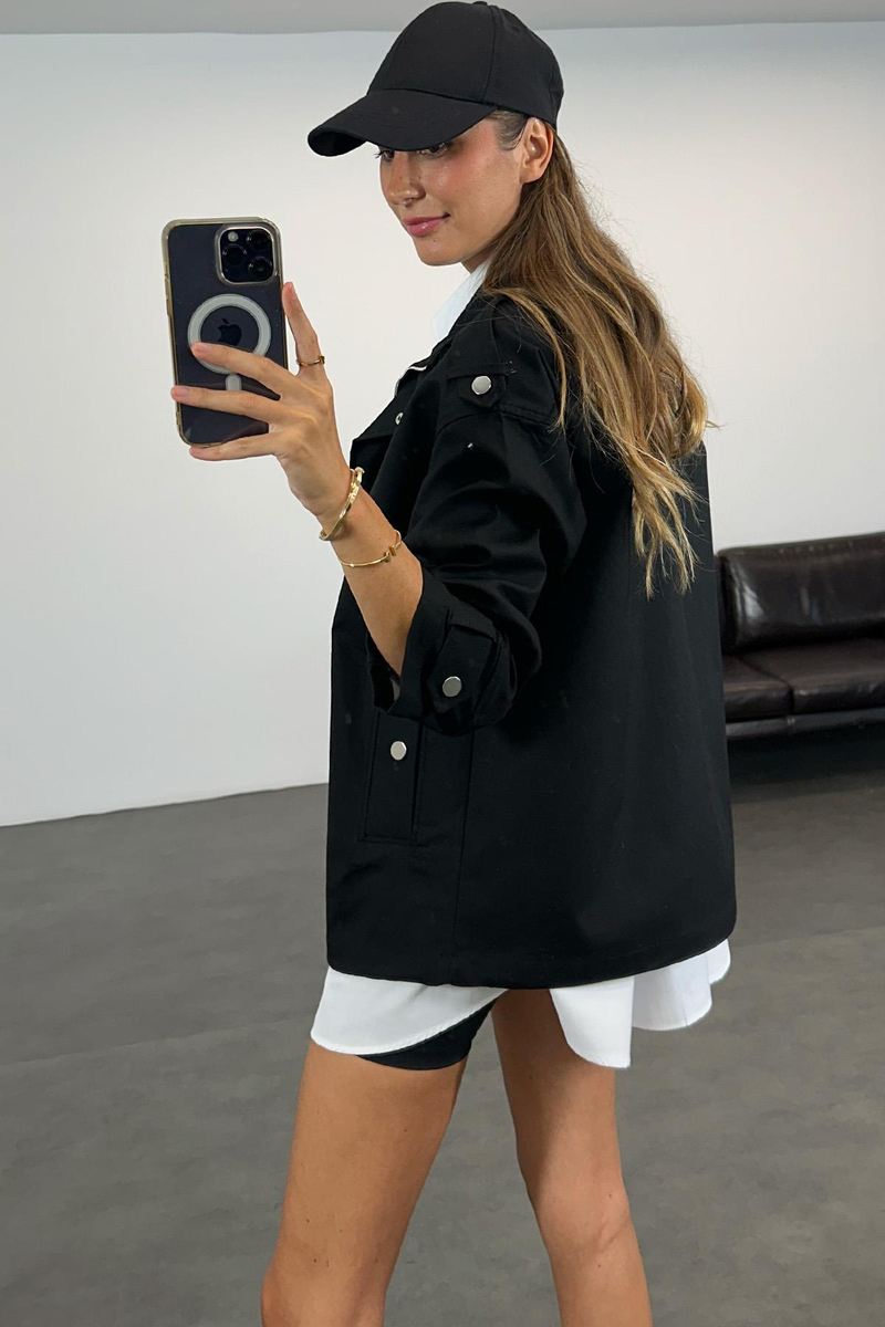 Siyah Apolet Detaylı Fermuarlı Ceket 