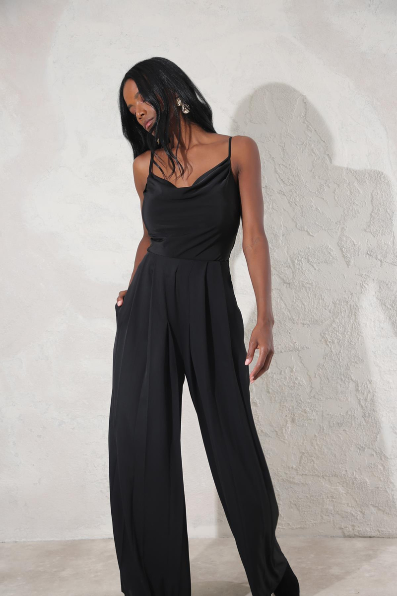 Siyah Askılı Degaje Yaka Bluz 060171