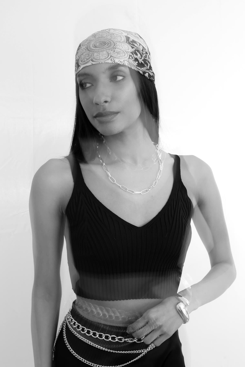 Siyah Askılı Triko Crop 151079