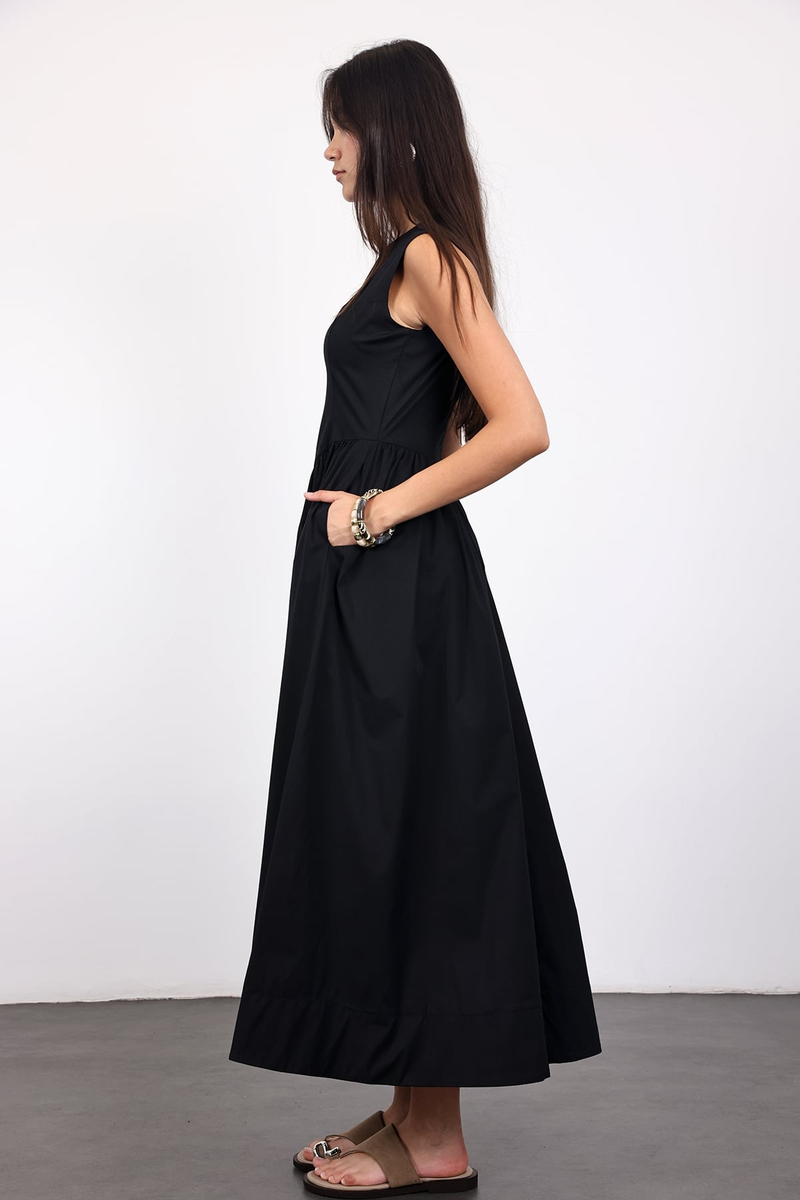 Siyah Belden Oturtmalı Maxi Elbise 0077