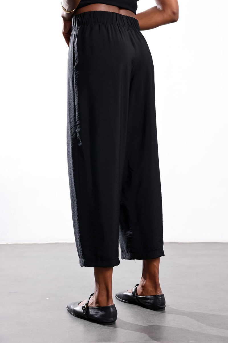 Siyah Beli Lastikli Bol Paça Pantolon 