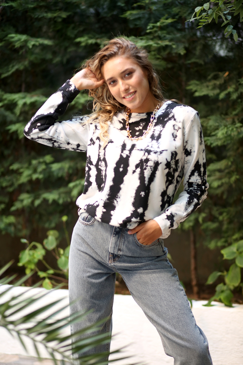 Siyah-Beyaz Batik Desen Sweatshirt 