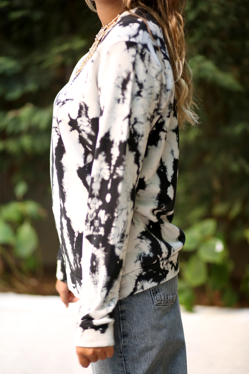 Siyah-Beyaz Batik Desen Sweatshirt 