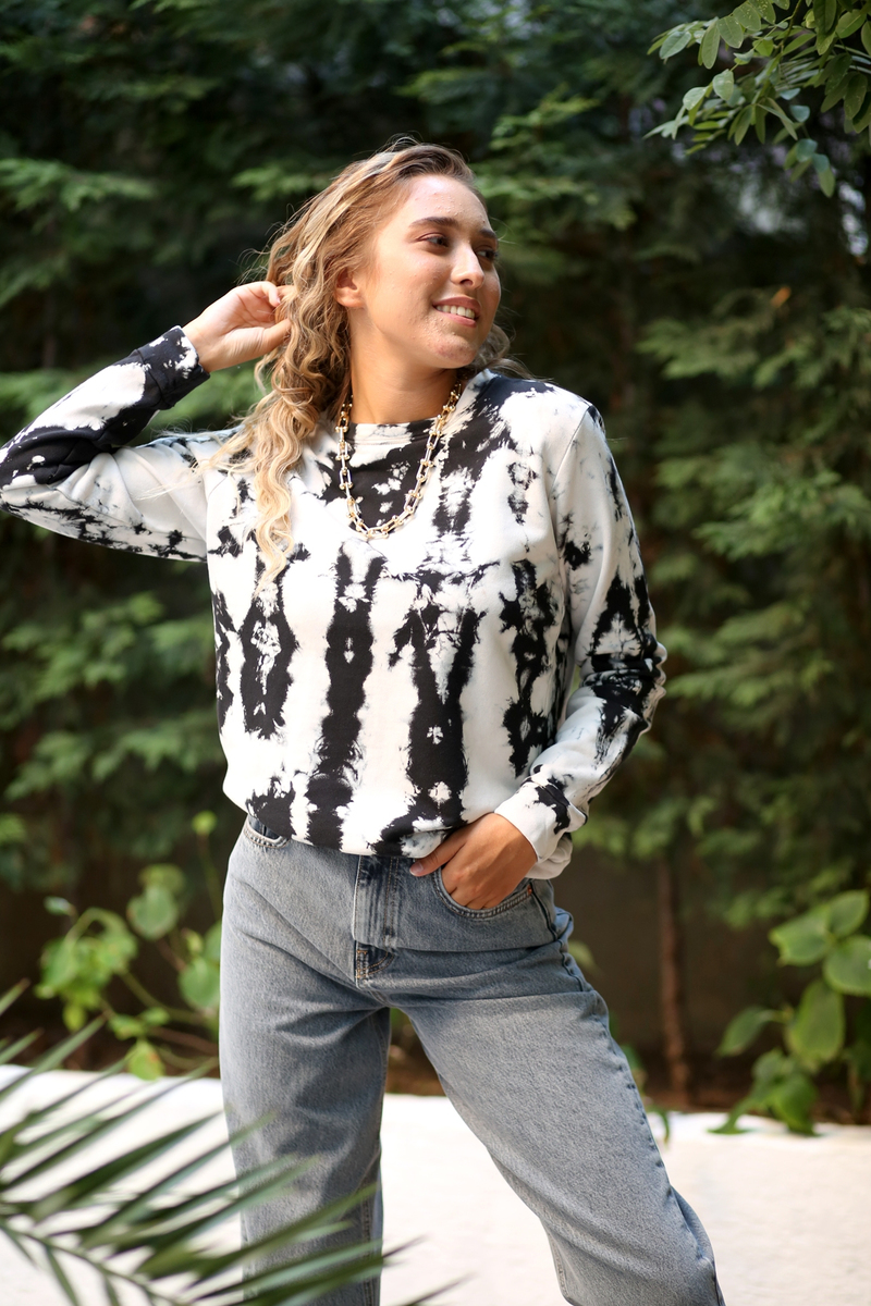 Siyah-Beyaz Batik Desen Sweatshirt 