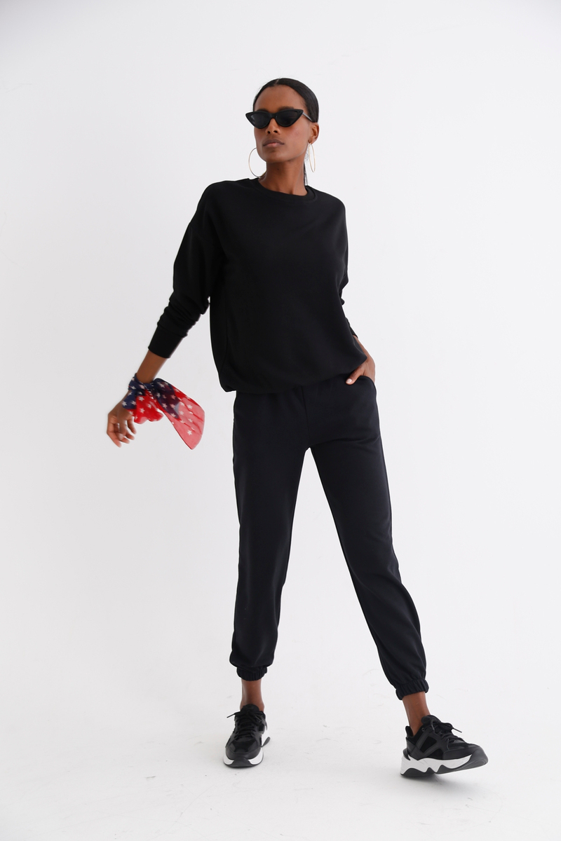 Siyah Bisiklet Yaka Basic Sweatshirt 3200