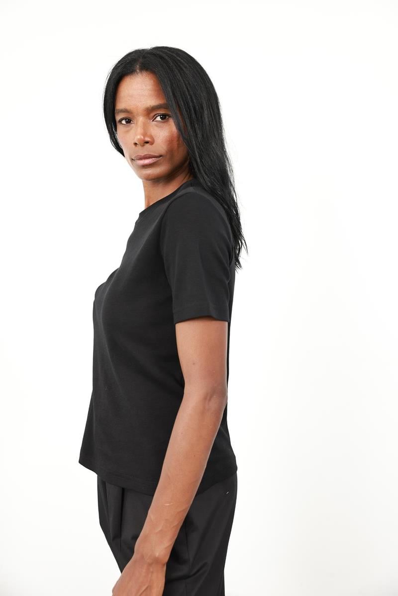 Siyah Bisiklet Yaka Basic Tişört 1075