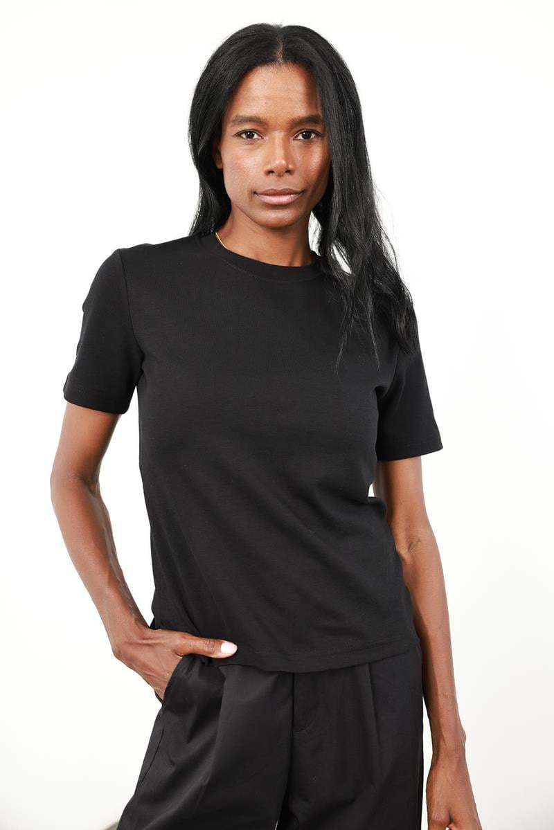 Siyah Bisiklet Yaka Basic Tişört 1075